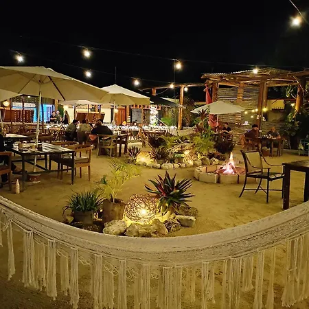 The All Inclusive Hostel - Food, Drinks And Transportation To The Beach And Cenotes